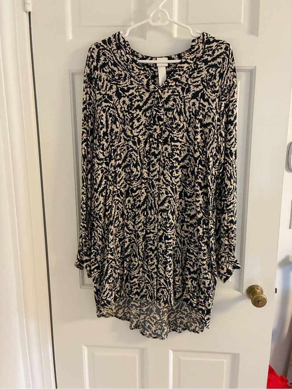 H&M Black and Cream Abstract-Print Long Sleeve Dress